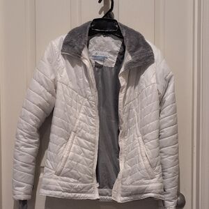 Columbia White Quilted Puffer Jacket with Gray Collar